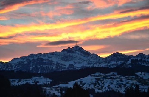 Neckertal Apartment | Flat with Säntis view