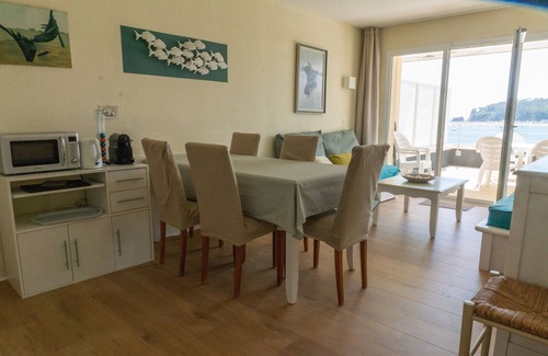 Crozon Apartment | Flat with sea view, large terrace, heated swimming pool