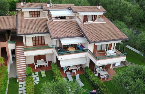 Assenza House | Flat within walking distance of lake and beach