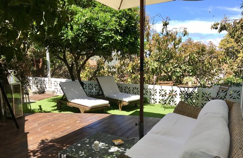 Las Brisas Ski Chalet | Flatguest Glass House