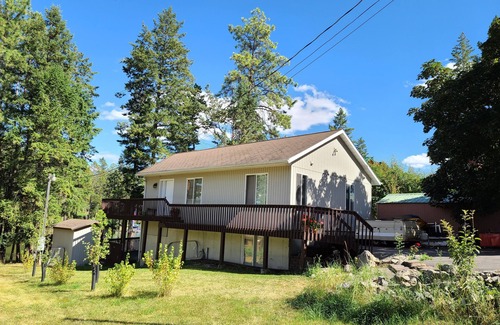 Lakeside House | Flathead Lake home W/private beach, dock, and hot tub