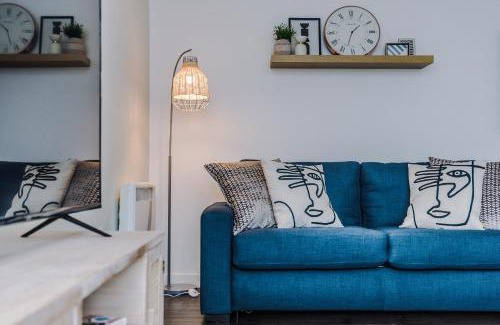 Liverpool City Centre Apartment | Flatzy - City Centre Flat With Free Parking