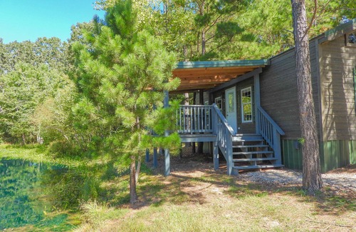 Leasburg Cabin | Fletcher's Village Group Cabin rental near Meramec River.