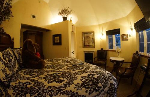 Lake Arrowhead House | FLEUR DE LAC EUROPERAN INn
