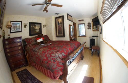 Lake Arrowhead House | FLEUR DE LAC EUROPERAN INn
