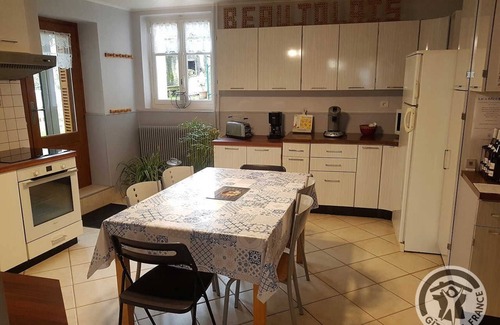 Lancie House | Fleurs de Gamay - Lancie