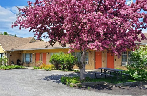 Ste Anne de Beaupre Condo | Fleuve et Montagnes Condo no 1