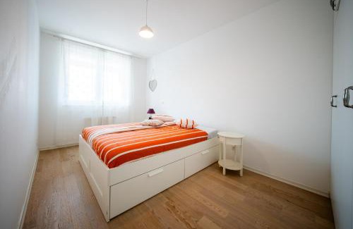 Zagreb Apartment | Flex SelfCheckIns 173 - Zagreb - Bedroom - Parking - Loggia