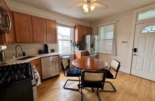 Bucktown Apartment | Flexhome Bucktown 2BR C1