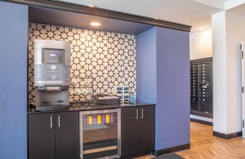 Yankee Hill Apartment | Flexhome East Side 1BR NO4 - Balcony+Pool+Gym