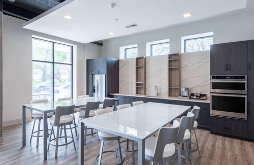 Lower East Side Apartment | Flexhome East Side Luxury 1BR Apt - Near Brady St with Balcony and Lounge