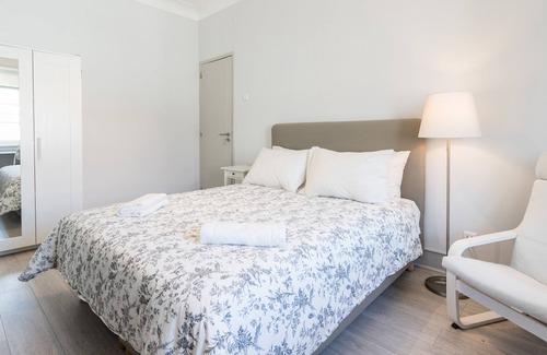 Alto do Pina Apartment | FLH Alameda Spacious Apartment