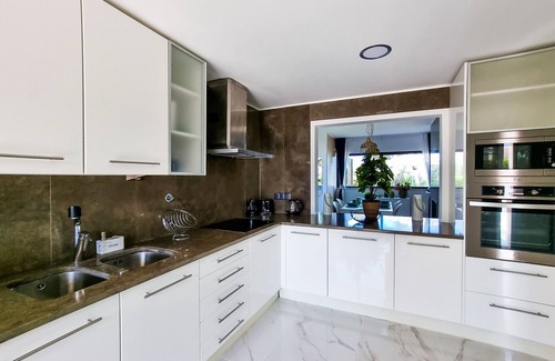 Cerro de Aguia House | FLH Albufeira Ocean View House with Garden & Pool