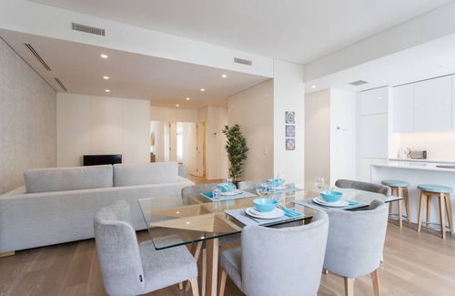 Santo Antonio Apartment | FLH Avenida da Liberdade Amazing Flat