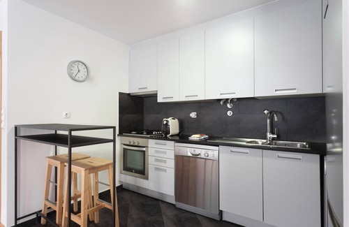 Sao Jose Apartment | FLH Liberdade Contemporary Flat