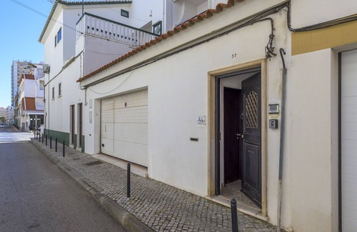 Vila Real Santo Antonio Apartment | FLH Monte Gordo Family Flat with Balcony