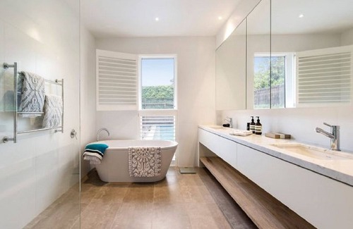 Flinders House | Flinders Fields - Modern home with Rural outlook and Heated Pool