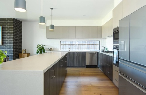 Flinders House | Flinders Haven - Large holiday home close to Flinders Village.