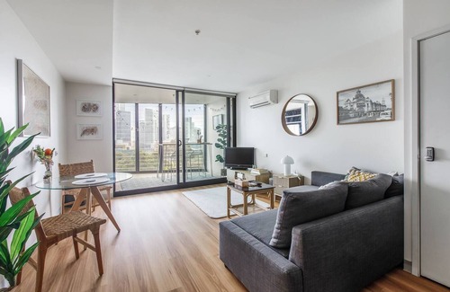 Melbourne Central Business District Apartment | Flinders Keepers Chic Cityscape Kaleidoscope