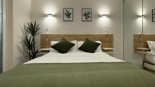 Melbourne Central Business District Apartment | Flinders Retreat Apartment with Free Parking