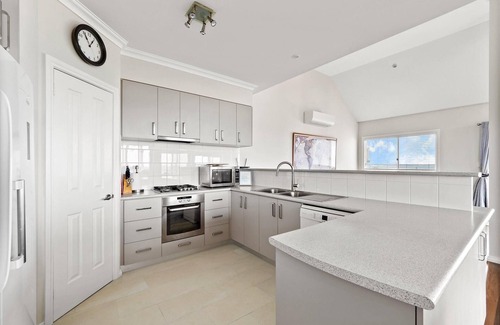 Augusta House | Flinders View Beach House (4Bed 2Bath) - Flinders View Beach House - Executive Holiday Home