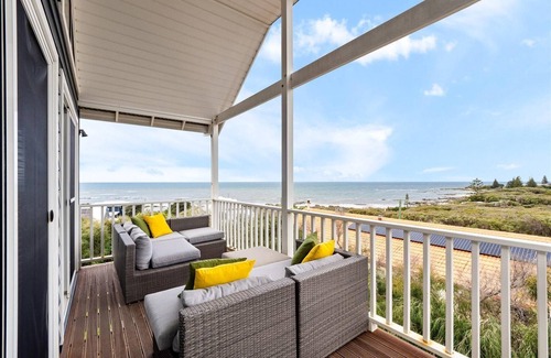 Augusta House | Flinders View Beach House (4Bed 2Bath) - Flinders View Beach House - Executive Holiday Home