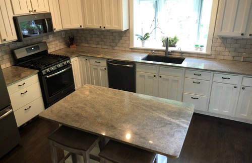Williamsburg House | Flintfield/GLEF PRIME Location Peaceful Updated Home With Trails and Pond!