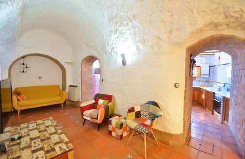 San Ildefonso House | Flintstone house for 8 persons, private terrace and parking.