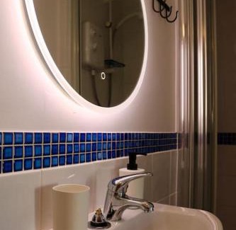 Newquay City Centre Apartment | Flip Flop Flat, Sea Views, Short Stroll to Beaches