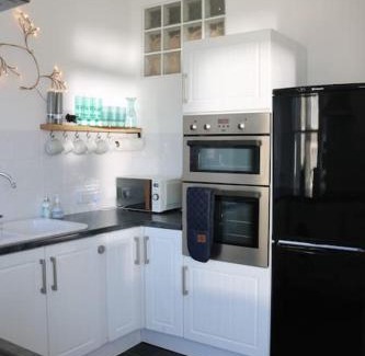 Newquay City Centre Apartment | Flip Flop Flat, Sea Views, Short Stroll to Beaches