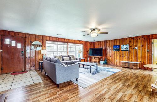 Fulton House | Flip Flop Inn