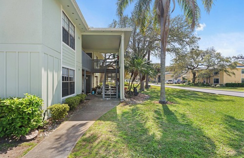 St. Augustine Beach Condo | Flip-flop Retreat - 2 bedroom coastal condo a 5 min walk to the beach