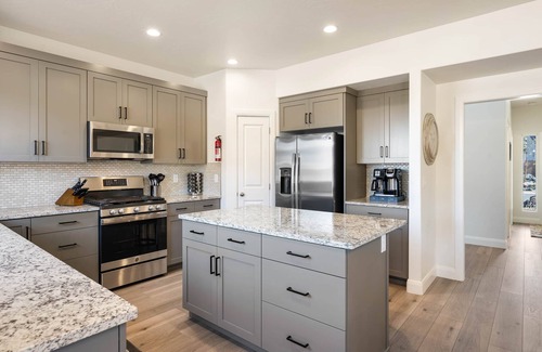 St. George House | Flip Flop Therapy: Waterslide, pool, lazy river, splash pad, dog-friendly too.