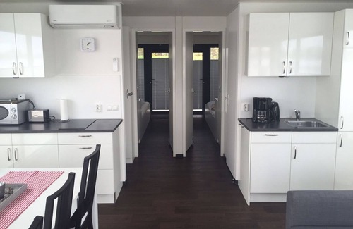 Vynen House | Floating 44 in Xanten - Boot 4 - Floating 44 Komfortable Hausboote bei Xanten mit Tollem Seeblick