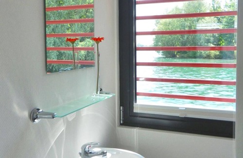 Vynen House | Floating 44 in Xanten - Boot 1 - Floating 44 Komfortable Hausboote bei Xanten mit Tollem Seeblick