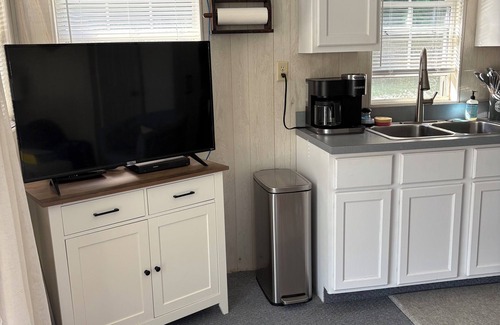 Big Creek Boat Rental | Floating Cabin - Another Day in Paradise at Whitman Hollow Marina
