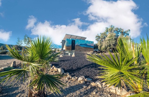 Morongo Valley House | Floating Container on Animal & Art Sanctuary Near Joshua Tree