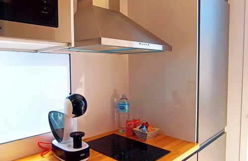 Vigo Boat Rental | Floating House in the center of Vigo