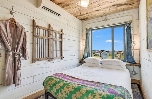 Round Top House | Flophouze Shipping Container Hotel - Houze 1