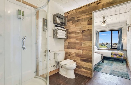 Round Top House | Flophouze Shipping Container Hotel - Houze 2