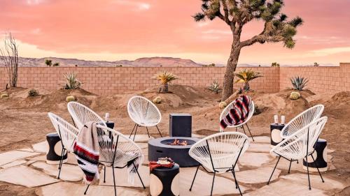 Yucca Valley House | Flora by AvantStay Modern Private Desert Oasis on Large Grounds w Pool Bocce Ball