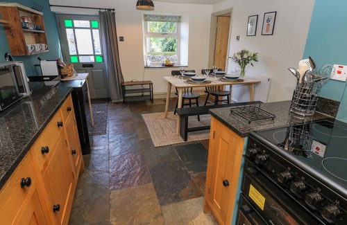 Tideswell Cottage | Flora Cottage