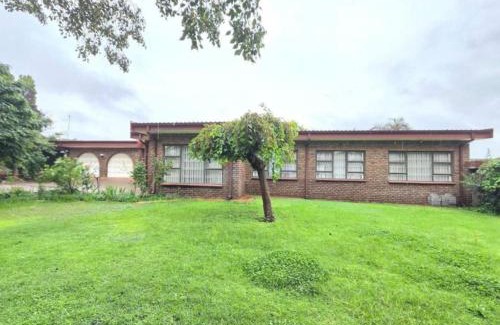 Vanderbijlpark House | Flora Gardens guest house