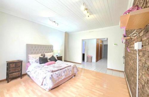 Vanderbijlpark House | Flora Gardens guest house