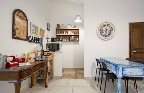 Bitonto Apartment | Floral Court 1 - Your Peaceful Retreat