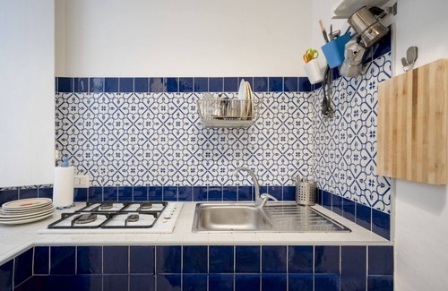 Bitonto Apartment | Floral Court 1 - Your Peaceful Retreat