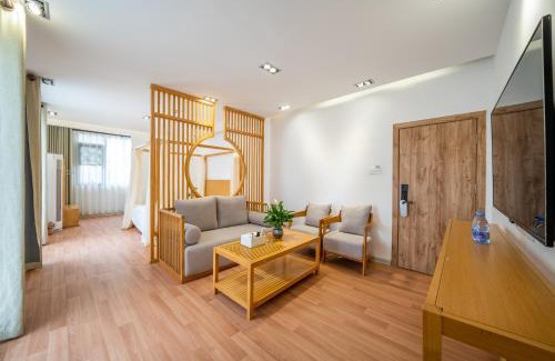 Diecai House | Floral Hotel Guilin Daifeng Lake House