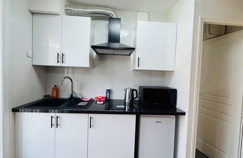 Le Bourget Apartment | Floral House