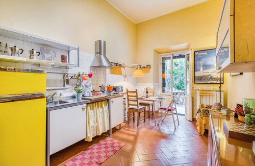Isolotto Apartment | Florence Center Apt Private Garden, Firenze, Italy