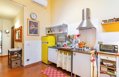 Isolotto Apartment | Florence Center Apt Private Garden, Firenze, Italy